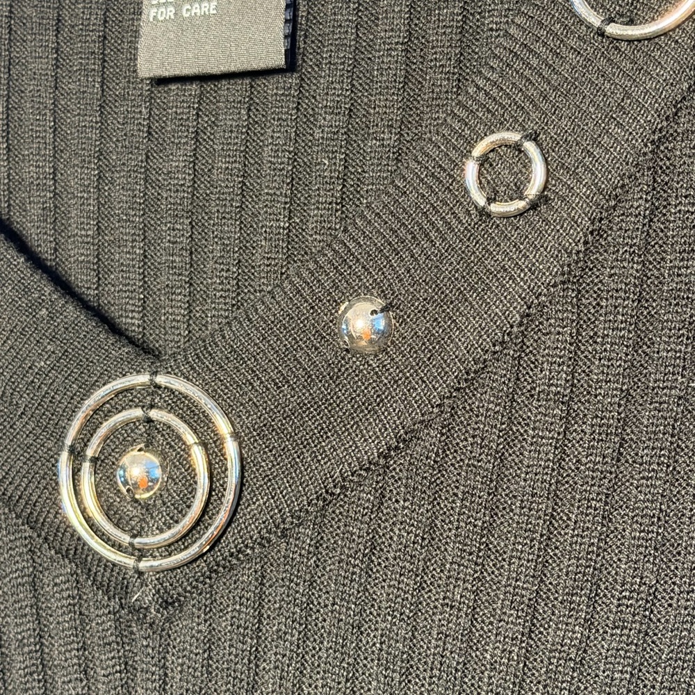 Y2K R.Q.T Black Ribbed Top - Picture 3 of 5